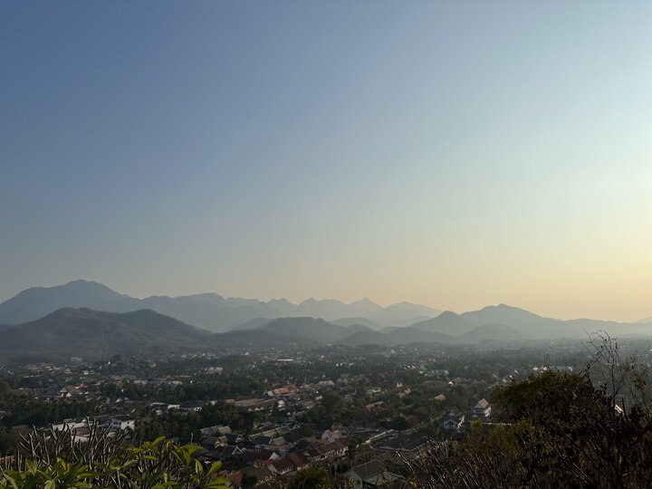 【寮國不無聊】搭老中高鐵玩寮中寮北（AKA 2023年泰寮入境分享與行程規劃）