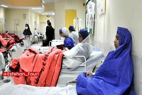 اصفهان فوری: مسمومیت ۲۱ نفر در کاشان بر اثر گازگرفتگی🔹رئیس اورژانس کاشان از مسمومیت ۲۱ نفر به دلیل گازگرفتگی ناشی از موتور برق در یک