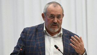 Политик Борис Надеждин опубликовал видео из Франции:   «Я жив и на свободе. Увы, пока не в России. Сейчас надо осмотреться, понять, как жить дальше».   В начале июля Надеждина внесли в реестр иноагентов, а затем оштрафовали по статье о демонстрации экстрем