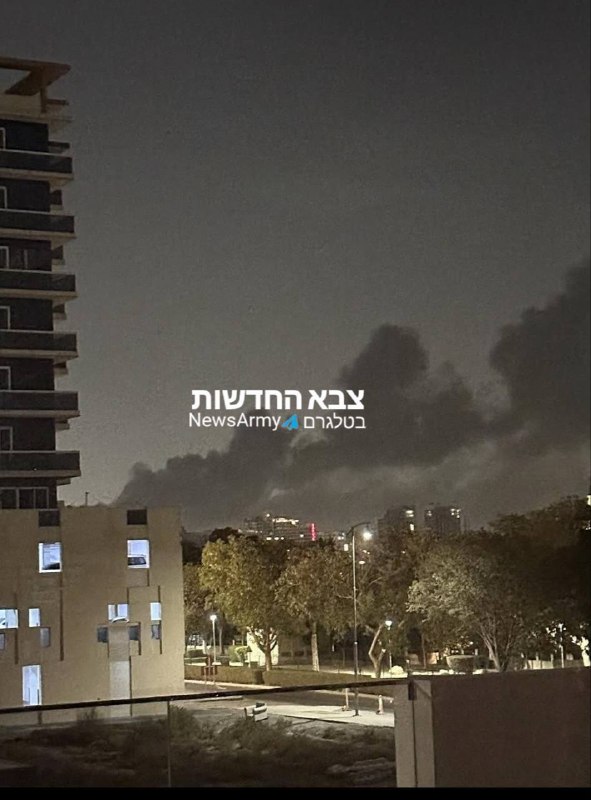 דיווח על פיצוצים שנשמעו בנמל ג׳בל עלי בדובאי.