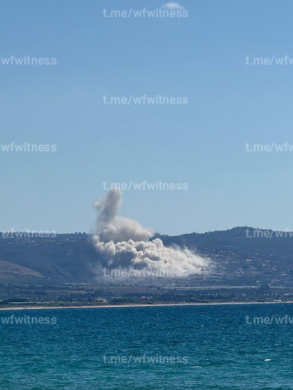 ️🇱🇧🇮🇱 Israeli explosion aimed at the occupied town of El Mansouri, southern Lebanon.