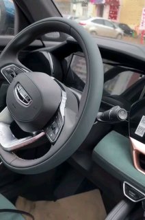 Лайфхак от владельца Geely Monjaro по подключению штатного видеорегистратора