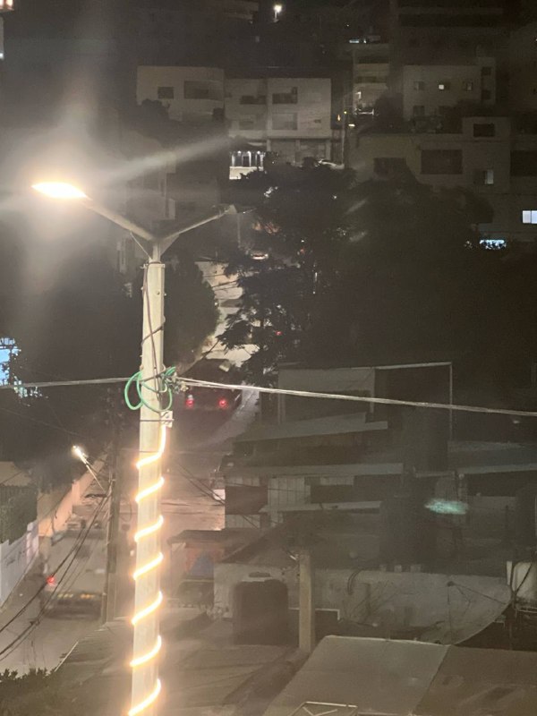חלק מכוחות הכיבוש מסתערים על מחנה אשקר הישן, מזרחית לשכם.