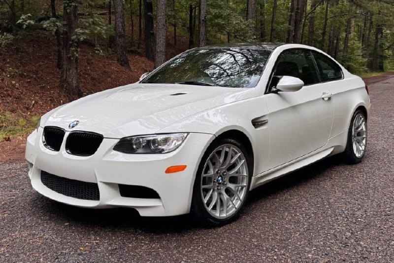 Сегодня в центре внимания — великолепное купе BMW M3 2013 года выпуска! 🏎Эта "э