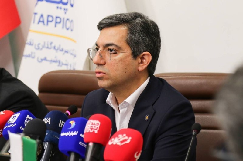 روزنامه سپهرغرب: ⭕️بازگشایی تاپیکو؛ نماد جذاب این روزهای بورس🔸نماد معاملاتی «تاپیکو» که در پی افشای اطلاعات بااهمیت گروه «الف» متوقف شده 