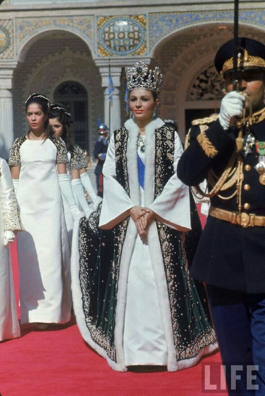 👑 کانال شهیاران rp 👑: 🔴 #راحـــــت_از_کنار_این_متن_نگذریدحتما در این کانال عضو بشید... ناگفته های #زمان_شاه🔴کانالی مختص به خاندان ایرانساز #په