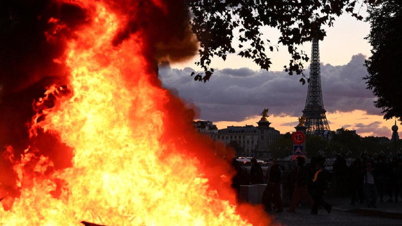 France protests: Victor, Lamin and Soufian... Various reports during the trial of those accused of sabotage and theft.