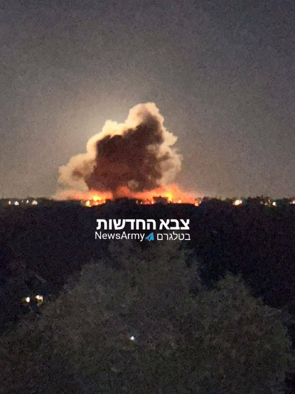 צה"ל הורס תשתיות בעיירה בית יאחון בדרום לבנון.