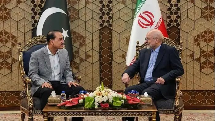 خبرگزاری‌کارایران"ایلنا": "مأموریت محرمانه" ژنرال منیر در تهران؛ ترامپ از اسلام‌آباد چه می‌خواهد؟در حالی که آمریکا از توقف مذاکرات با ایران خبر دا