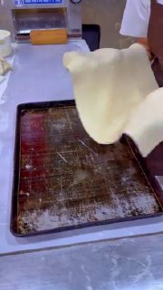 The step-by-step process of making Chinese pork floss PizzaDid you know? 🎓
