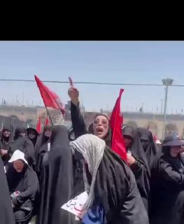 🔴 הזעקה המוזרה של אשת בסיג'י בהלוויה של מנהיג המהפכה לשעבר