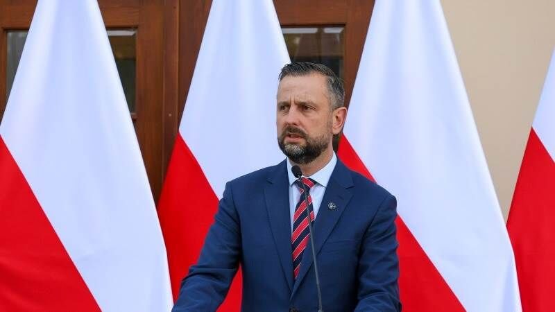 Poland sends its military forces to the Ukrainian border