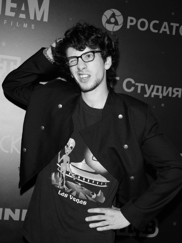 Вчера в Москве состоялась премьера сериала «Трудно быть богом» — ну что, будем о