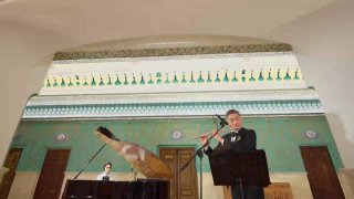At the end of his diplomatic mission in our country, Tsukada Tamaki, Japan's ambassador to Iran, said goodbye to the people of Iran by performing musical pieces from the films of Hayao Miyazaki's Car Battalion and the Japanese writer.