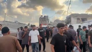 דחוף: הרג הצעיר, הודהיפה עוואד, ופציעת אחרים בהפצצת כיבוש בסביבת מסגד אל-תקווה, מצפון לעיר עזה.