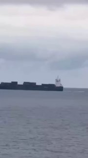ים שחור היום וידאו של ההתקפה על ספינת המטען "Contship JET" עם "מטענים אוקראיניים" ליד החוף של בולגריה, בדרך…