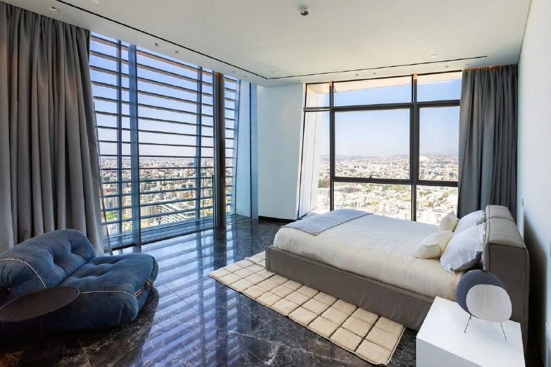 4-bed whole-floor apartment on Limassol seafront photo 6
