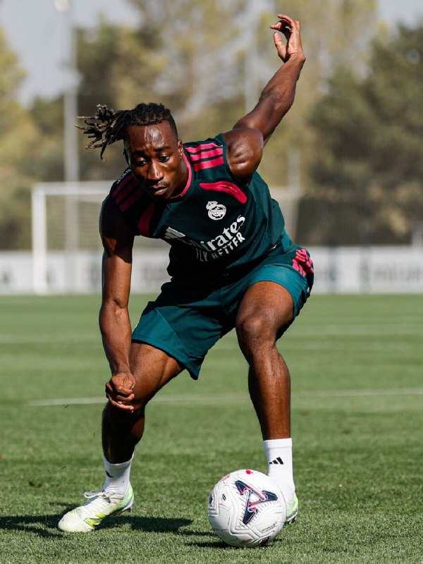 رئال مادرید توییت | Real Madrid Tweet: یان دیومانده توی تمرینات امروز 🇨🇮🔥@Real_Madrid_Tweets