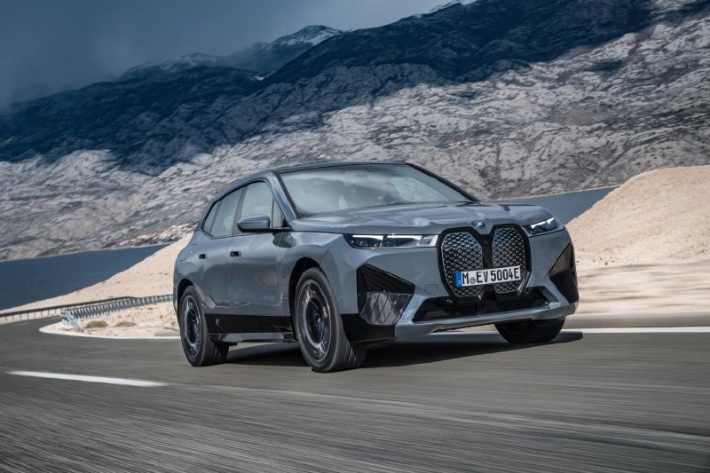 Продажи iX в США рухнули на 50% в Q1 2026 — всего 1788 машин. BMW сворачивает по