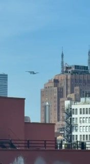 טיסת הפגנה של מפציצים אסטרטגיים B-2, B-1 ו-B-52 של חיל האוויר של ארצות הברית מעל העיר ניו יורק לרגל 250 שנה…