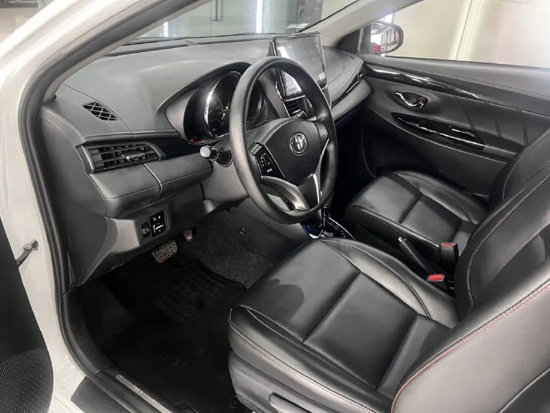 Toyota Yaris 2022 фото 5