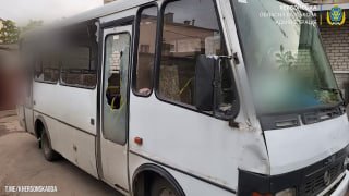 בחרסון, אדם נהרג לאחר שכטב"מ רוסי פגע במיניבוס, ושישה אנשים נוספים נפצעו, דיווח ראש OVA Prokudin. התקיפה הת…