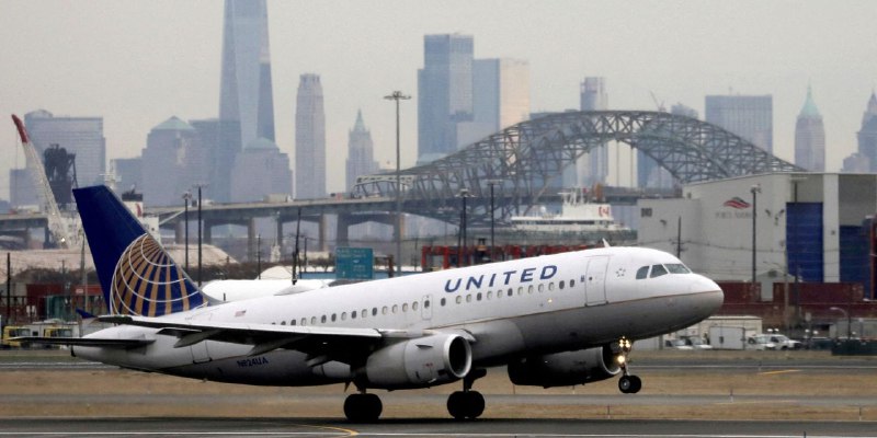 United Airlines Cancels Newark Flights After FAA Staff Walks Out