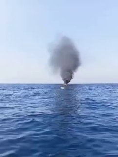 סוכנות פארס: שני דייגים נפצעו ושניים נעדרים בהתקפת צעדת אויב על שתי ספינות דייג מדרום לאי קשם.
