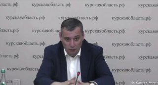 «Да отъебись ты нахуй отсюда».  Глава Большесолдатского района Курской области Владимир Зайцев выругался матом на селекторном совещании с Хинштейном.   Губернатор попросил Зайцева доложить о ситуации с перебоями подачи воды в одном из поселков, но получил…