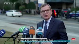 פקידי G20 ביטלו את "תמונת המשפחה" המסורתית לאחר שכמה ממדינות אירופה סירבו להיות באותה תמונה עם רוסיה. שר הח…