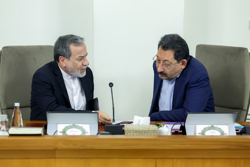 سپاه قدس🇮🇷: 🔴 عراقچی و وزیر صمت در جلسه امروز هیئت دولت به پزشکیان گزارش دادند🔹به گزارش جماران، در جلسه هیئت دولت، علاوه بر بررسی و 