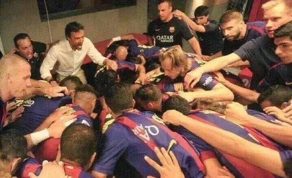 Leo Messi Lovers | آرژانتین: عکس کمتر دیده شده از رختکن بارسا در سال ۲۰۱۵ 🤩➣ @Leo_Lovers