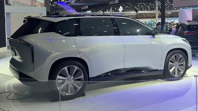 Электрическая линейка Toyota bZ пополнится новым седаном и кроссовером 3