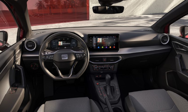 SEAT обновил хэтчбек Ibiza и кроссовер Arona 3