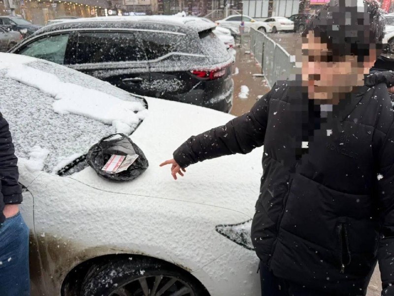 В Махачкале полицейские с поличным задержали несовершеннолетних, подозреваемых в вымогательстве фото