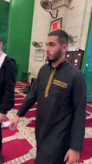 الأذان يرتفع من باحات الأقصى