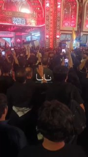 🎦 לאחר מספר דקות, הגוף המטוהר מתנועע כעת שוב לעבר מקדש עזרת אבול פאזל אל-עבאס (AS).