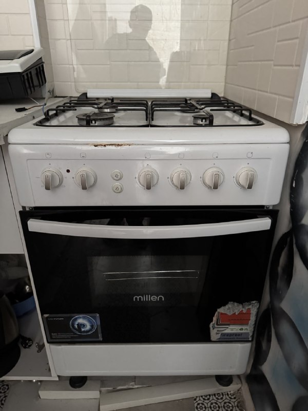 Продается газовая плита на 4 конфорки