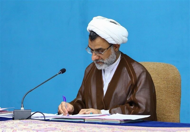 خبرگزاری ایرنا: دبیر شورای عالی انقلاب فرهنگی در پیام روز پزشک:🔸در عصر هوش مصنوعی، جهان بیش از هر زمانی به حکمت پزشکی نیازمند است🔹حجت ال