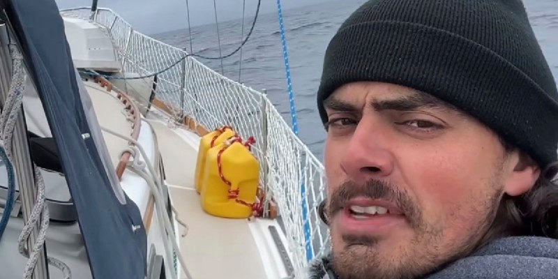 Tire company manager who quit to sail to Hawaii becomes social media hero