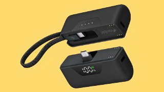 Повербанк, который делится как KitKat 🍫Nimble показала Champ Stack 10K — внешний аккумулятор на магнитах, который можно «разломить» на две части. Из одного блока на 10 000 мАч получаются два независимых по 5000 мАч.В сборе гаджет выдаёт 30 Вт, а половинки 