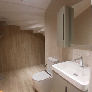 Домбарабат за Мустангом 4 комн 2 сан узла 1.5 сотки