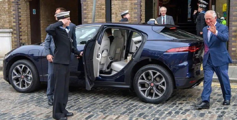 На аукцион выставили Jaguar I-Pace короля Чарльза ІІІ 2