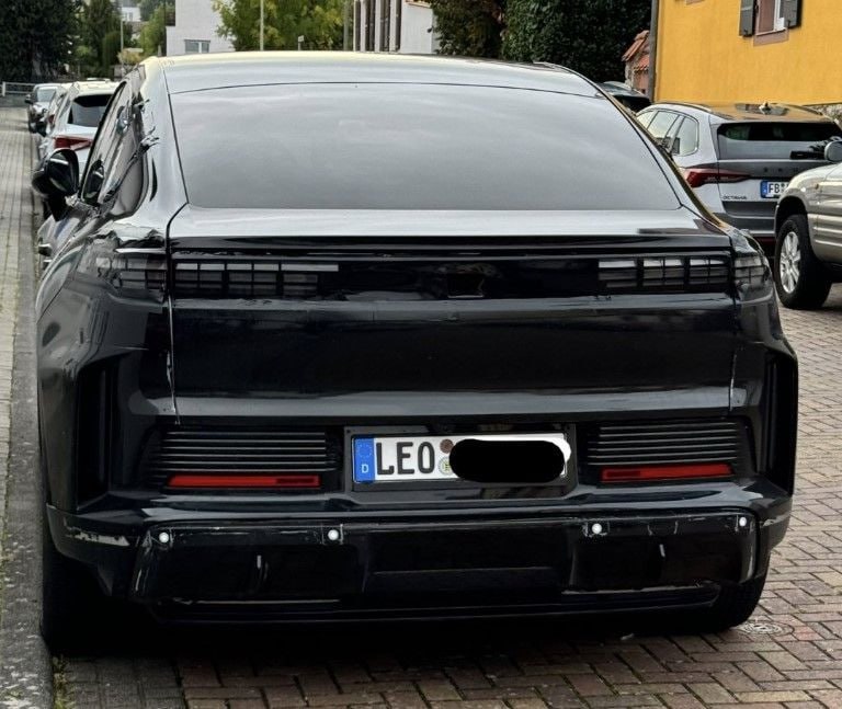 Купеобразный Porsche Cayenne Electric выходит на финальные испытания 3