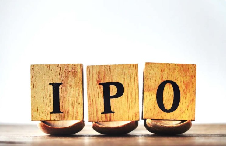 گروه خدمات بازار سرمایه پاداش: 🔵 عرضه‌ اولیه یا IPO چیست؟🔺یکی از گزینه‌های کم ریسک و سودآور برای سرمایه‌گذاری در بورس و بازار سرمایه، سرمایه‌گذاری در ع