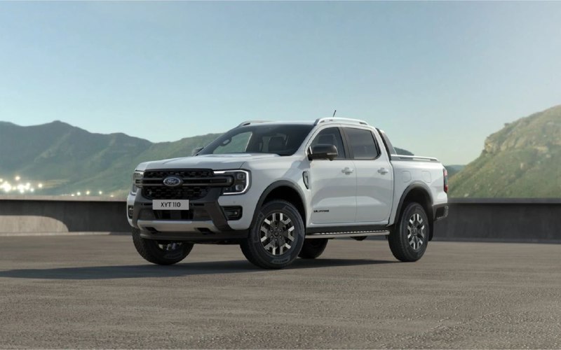 Ford представила гибридную версию пикапа Ranger. Это первая в истории модели версия с бензин-электри