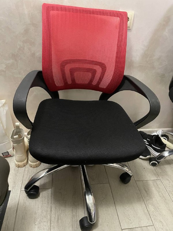 Продам компьютерное кресло стул, в хорошем состоянии, газ лифт рабочий, спинка фиксируется-назад отк — фото 1