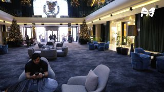 Арман Царукян — новый герой "46 вопросов". Специально для вас №1 в лёгком весе UFC ответил на самые каверзные и смешнючие квэшны. Например, рассказал на что потратил $25 млн, почему Криштиану Роналду победит Месси по правилам ММА, вспомнил смешную историю 