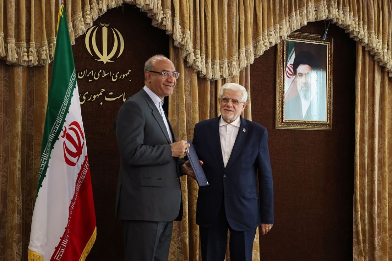 بازی دراز: 🔺 تقدیر معاون اول رئیس جمهور از استاندار کرمانشاه🔹 دکتر محمدرضا عارف، معاون اول رئیس جمهور از «تلاشهای جهادگرانه و بیو
