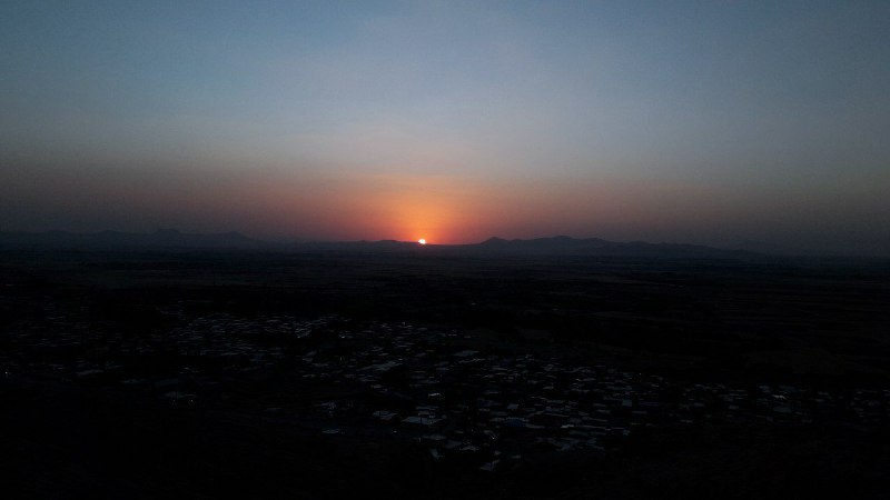 خیالات سرزده: دم غروب، میان حضور خسته‌ی اشیانگاه منتظری حجم وقت را می‌دید ...#سهراب_سپهری@khialatesarzadeh